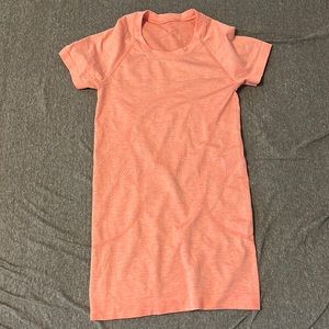Lululemon Swiftly Tech Short Sleeve 2.0, Size 0, Raspberry Cream/Dew Pink
